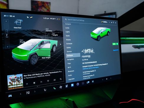 Used 2024 Tesla Cybertruck AWD Crew Cab image 68