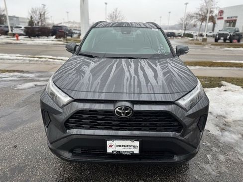 Used 2025 Toyota RAV4 XLE image 32