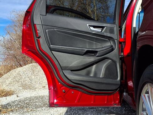 Used 2017 Ford Edge Titanium w/ Equipment Group 302A image 28