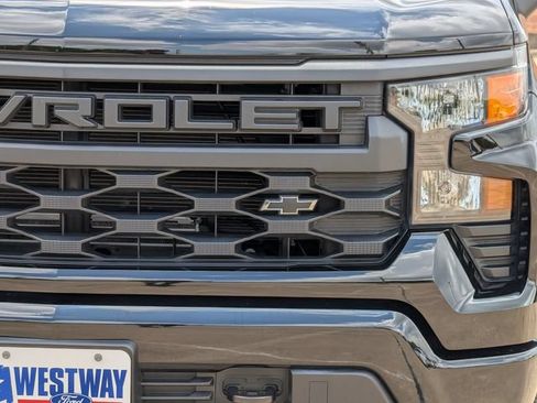 Used 2026 Chevrolet Silverado 1500 Custom w/ LPO, Dark Essentials Package RWD image 9