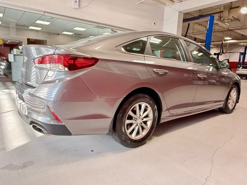 Used 2019 Hyundai Sonata SE w/ Cargo Package FWD image 9