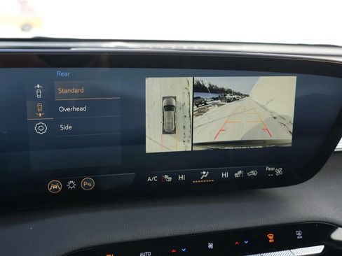 Used 2025 Buick Enclave Preferred image 38