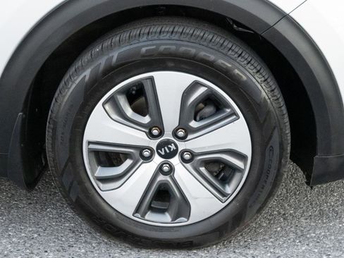 Used 2019 Kia Niro LX image 33