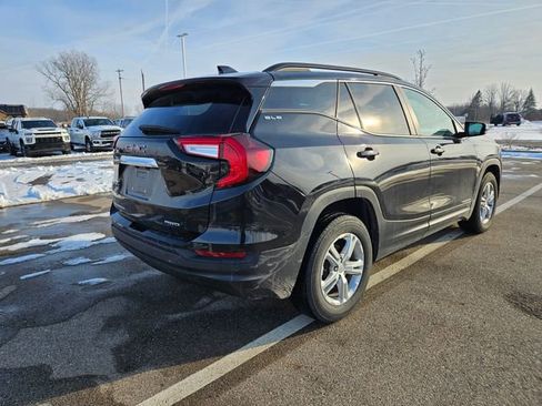 Used 2024 GMC Terrain SLE w/ Driver Convenience Package image 7