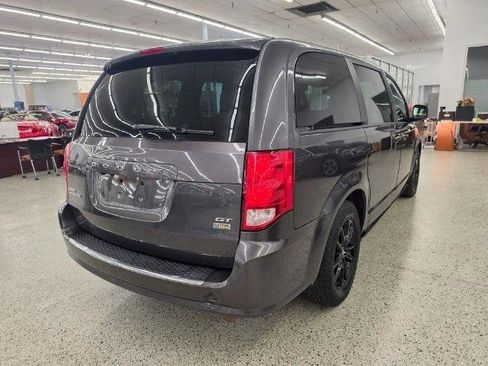 Used 2019 Dodge Grand Caravan GT FWD image 4