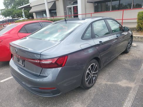 Used 2025 Volkswagen Jetta Sport image 8