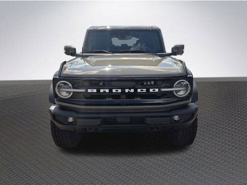 New 2025 Ford Bronco Outer Banks w/ Sasquatch Package image 3