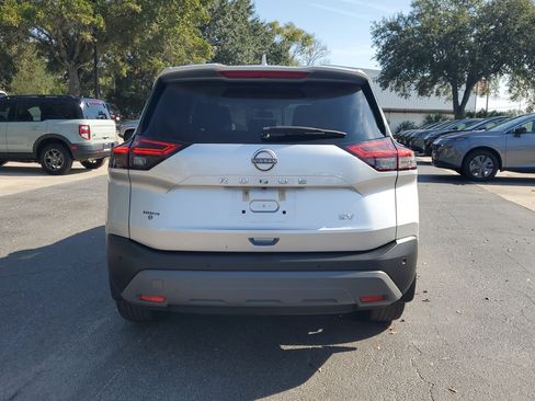 Used 2023 Nissan Rogue SV image 6