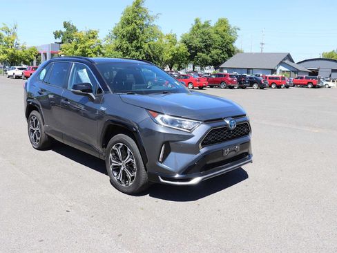 Used 2021 Toyota RAV4 XSE w/ Premium Package AWD/4WD image 3