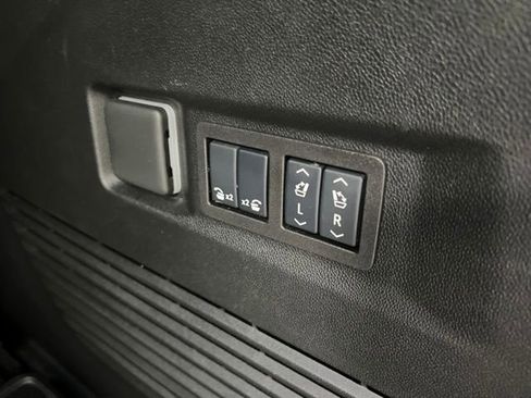 Used 2025 GMC Yukon AT4 Ultimate w/ LPO, Floor Liner Package AWD/4WD image 51