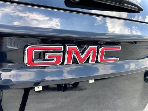 Used 2024 GMC Acadia Elevation AWD/4WD image 29