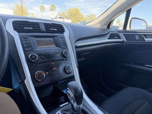 Used 2015 Ford Fusion SE image 20