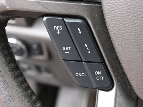Used 2019 Ford Expedition XLT w/ Equipment Group 202A RWD image 19