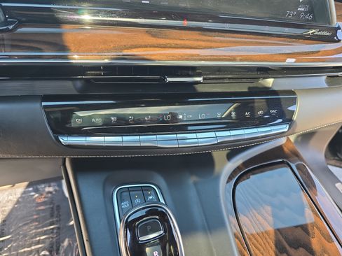 Used 2021 Cadillac Escalade ESV Sport Platinum w/ Heavy-Duty Trailer Package image 24