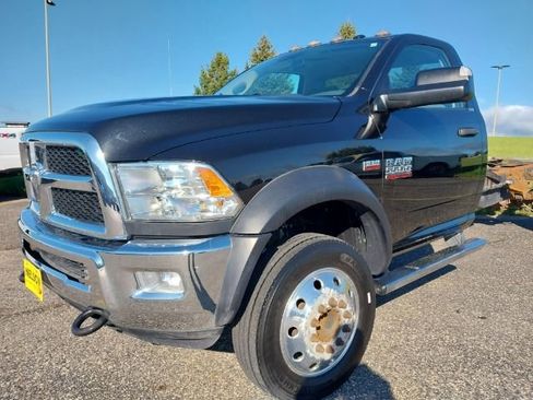 Used 2017 RAM 5500 SLT w/ Quick Order Package 27G SLT RWD image 4