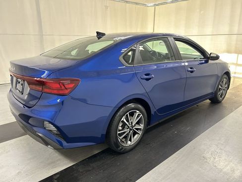 Used 2023 Kia Forte LXS FWD image 2