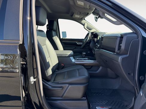 Used 2024 Chevrolet Silverado 1500 LT Trail Boss w/ LT Trail Boss Premium Package AWD/4WD image 19