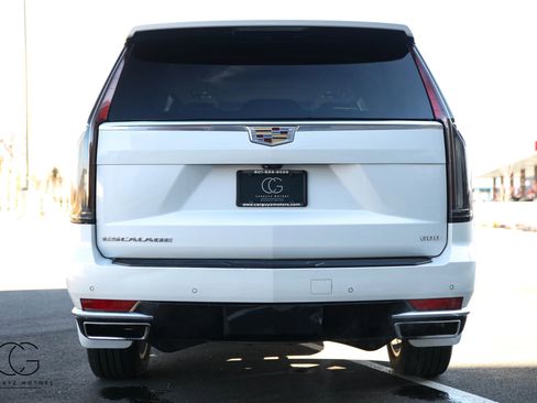 Used 2021 Cadillac Escalade ESV Premium Luxury Platinum image 14