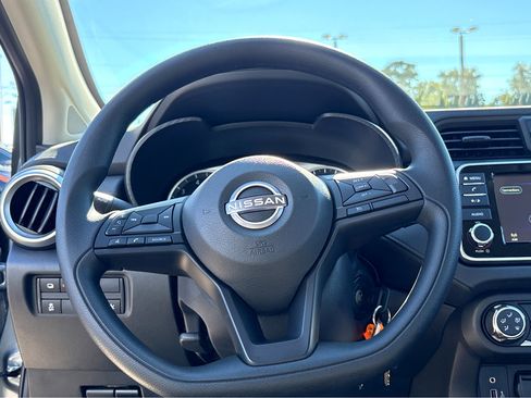 Used 2025 Nissan Versa S w/ Trunk Package image 19