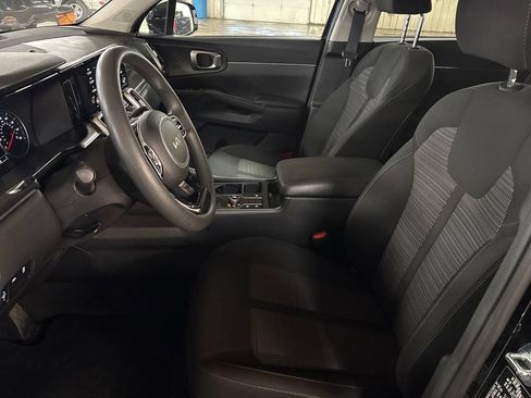 Used 2023 Kia Sorento LX AWD/4WD image 14