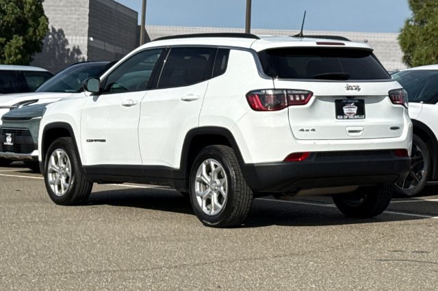 Used 2024 Jeep Compass Latitude AWD/4WD image 8