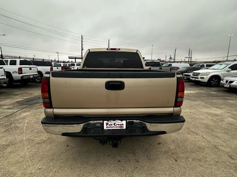 Used 2005 GMC Sierra 1500 SLE w/ Off-Road Package image 4