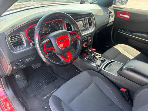 Used 2017 Dodge Charger SE RWD image 22