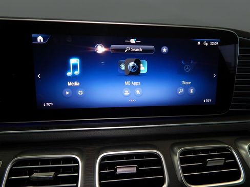 Used 2024 Mercedes-Benz GLS 450 4MATIC image 28