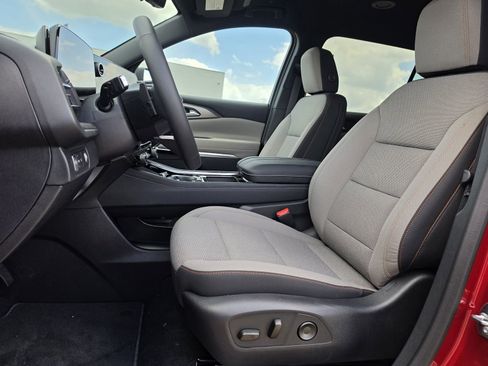 New 2026 Chevrolet Traverse LT w/ Driver Confidence Package FWD image 11