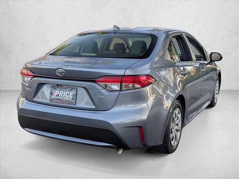 Used 2022 Toyota Corolla LE image 5