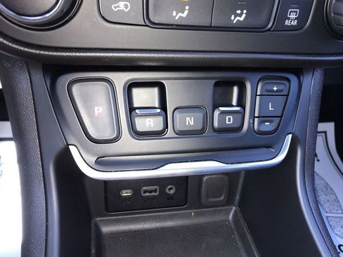 Used 2020 GMC Terrain SLE image 19