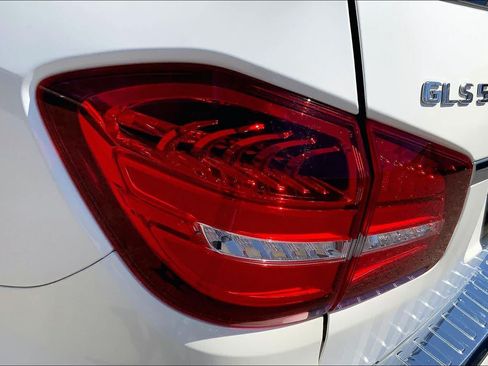 Used 2018 Mercedes-Benz GLS 550 4MATIC image 28