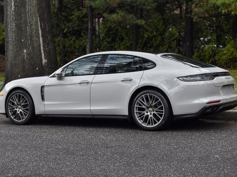Used 2023 Porsche Panamera 4 Platinum Edition AWD/4WD image 7