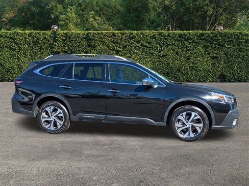 Used 2022 Subaru Outback Touring XT image 3