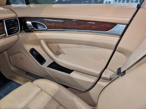 Used 2011 Porsche Panamera 4S image 36