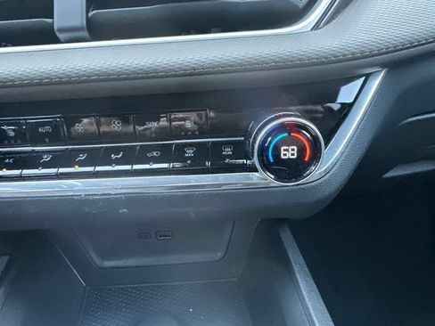 Used 2025 Chevrolet Equinox LT w/ Convenience Package II AWD/4WD image 18