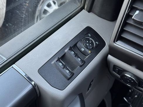 Certified 2019 Ford F150 XLT w/ Equipment Group 302A Luxury image 34