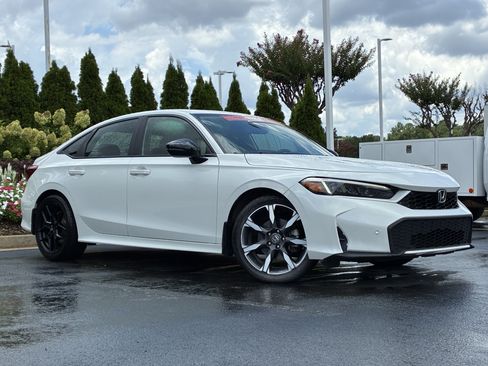 Used 2025 Honda Civic Sport Touring image 2