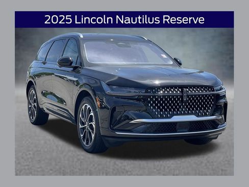 Used 2025 Lincoln Nautilus Reserve AWD/4WD image 1