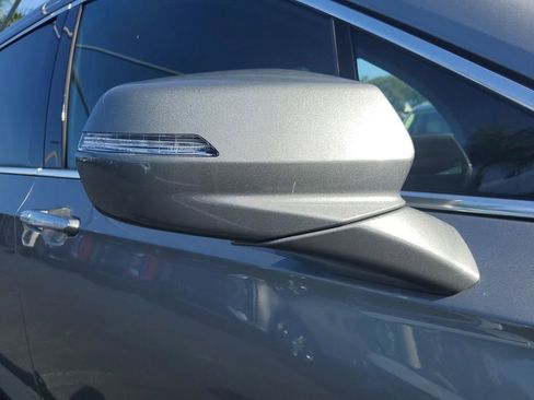 New 2025 Cadillac XT6 Luxury image 11