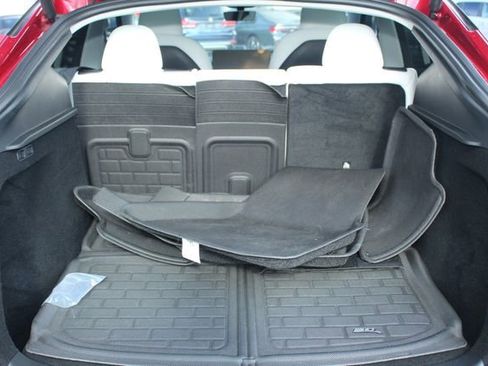 Used 2025 Tesla Model Y Performance image 7