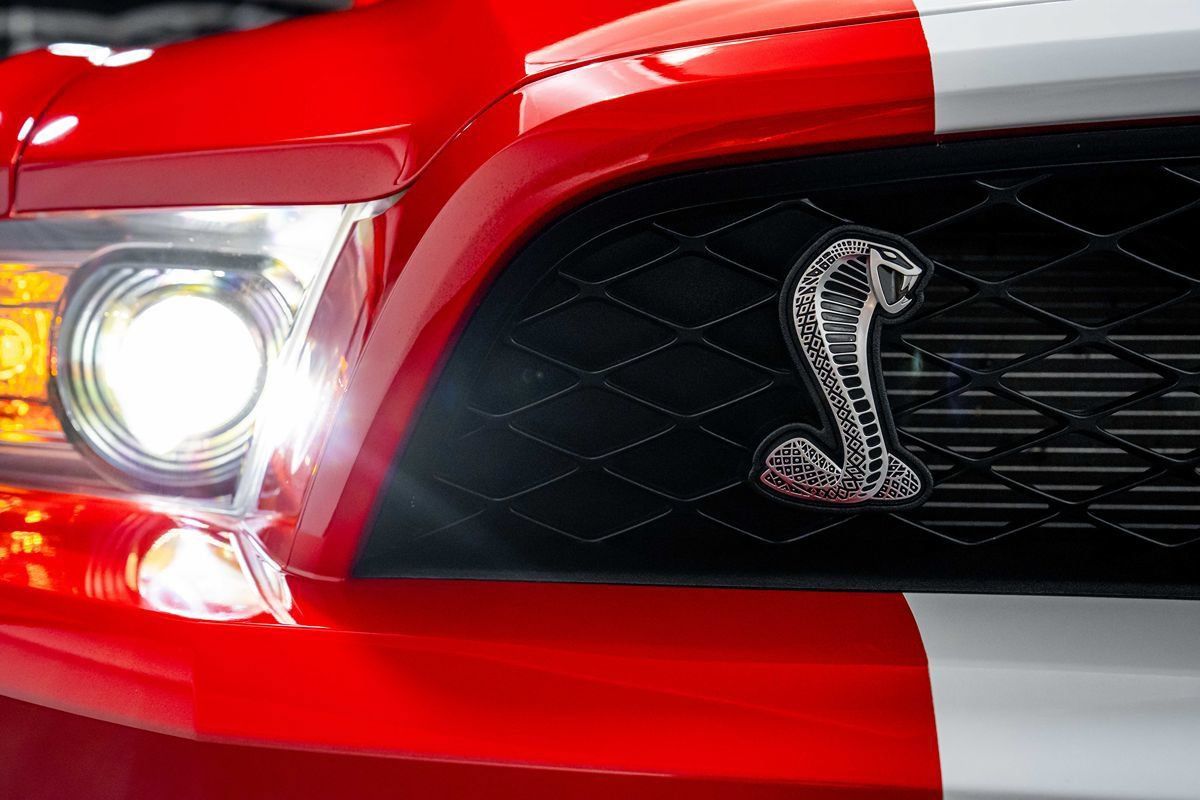 Used 2012 Ford Mustang Shelby GT500 RWD image 12