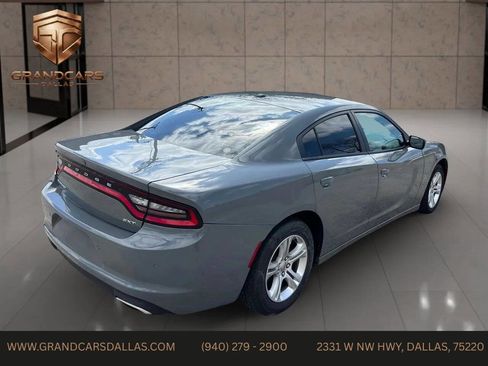 Used 2018 Dodge Charger SXT image 5