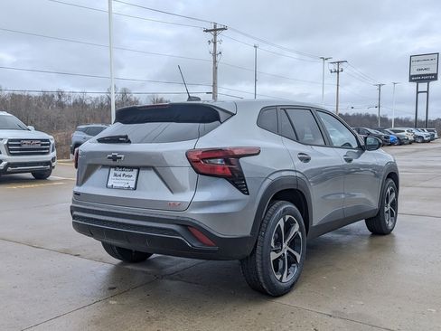 New 2026 Chevrolet Trax RS w/ Sunroof Package image 7