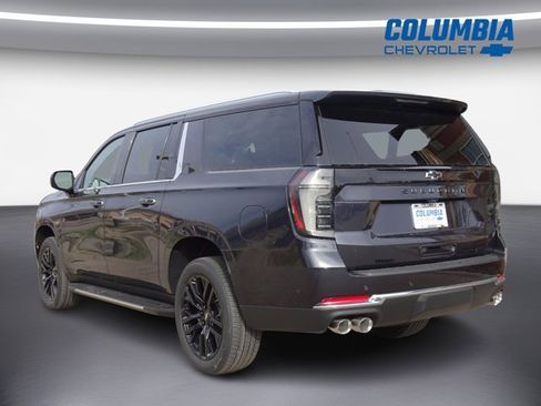 New 2026 Chevrolet Suburban Premier image 2