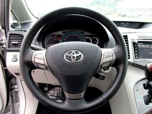Used 2012 Toyota Venza Limited w/ Tow Pkg AWD/4WD image 17