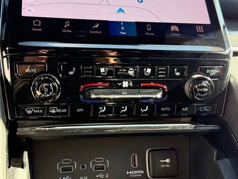 Used 2023 Jeep Grand Cherokee Trailhawk w/ Luxury Tech Group III image 27