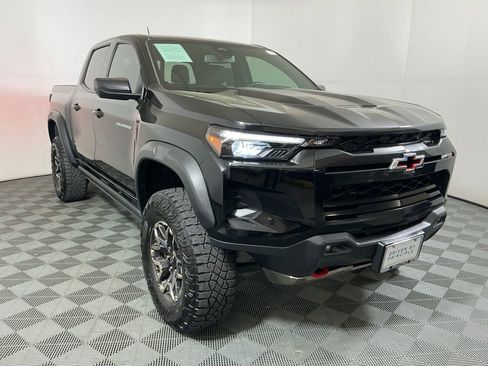 Used 2024 Chevrolet Colorado ZR2 AWD/4WD image 3