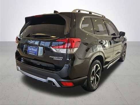 Used 2023 Subaru Forester Touring image 7