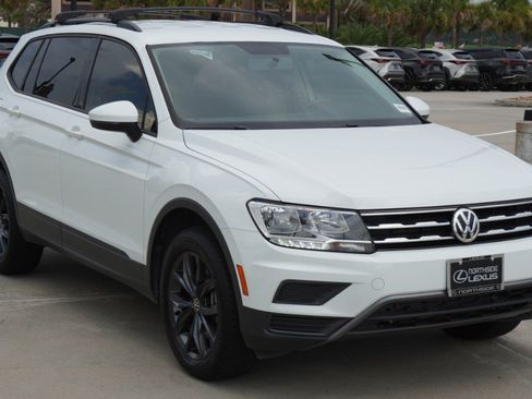 Used 2021 Volkswagen Tiguan S FWD image 3